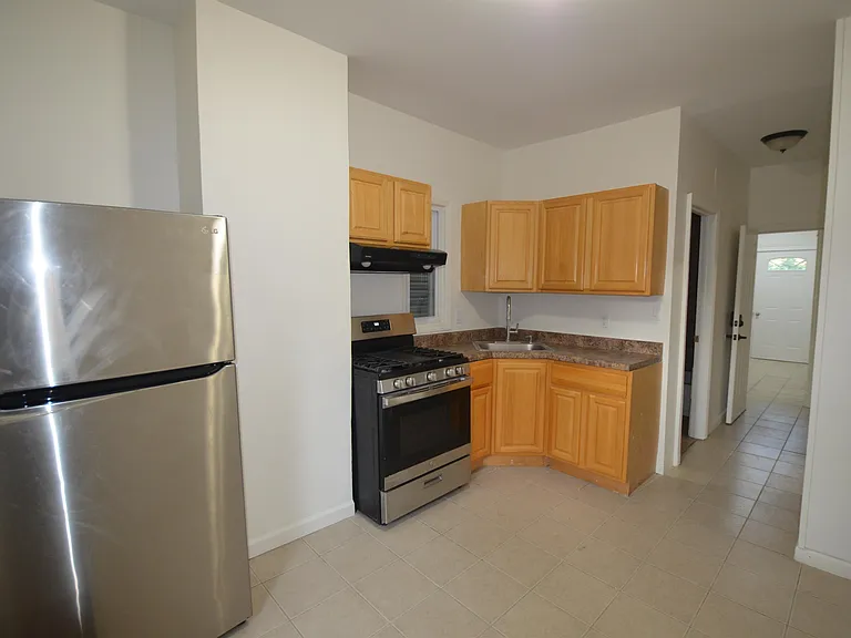 241 Randolph Ave #1 — Photo 8
