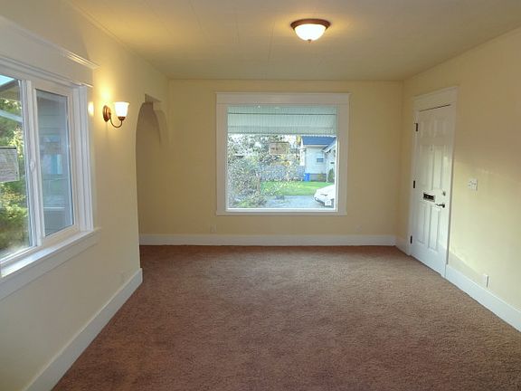4th image of 1415 S Grant Ave