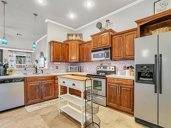 4th image of 328 Beth Ln