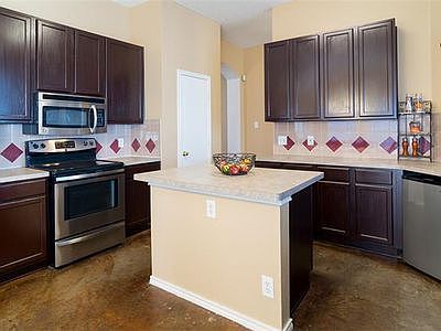 2nd image of 1106 Beechwood Ln