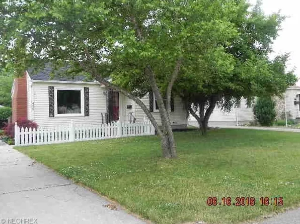 439 Poplar St, Elyria, OH 44035