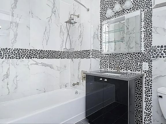 4th image of 3440 Guider Ave #4