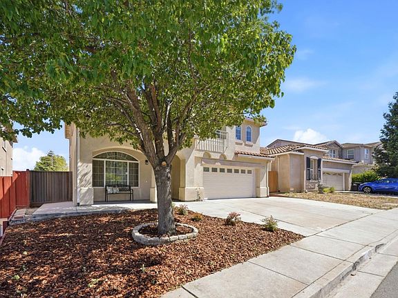 4th image of 1038 Santa Lucia Dr