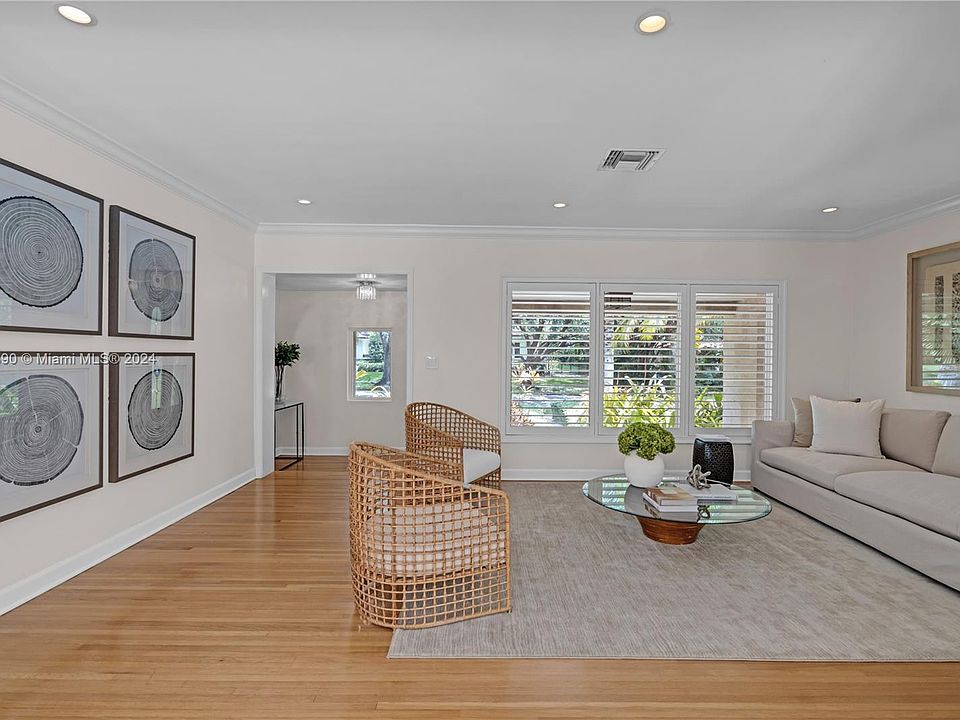 1st image of 1020 Placetas Ave