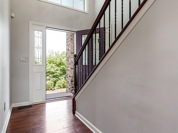 4th image of 245 Glen Abbey Dr