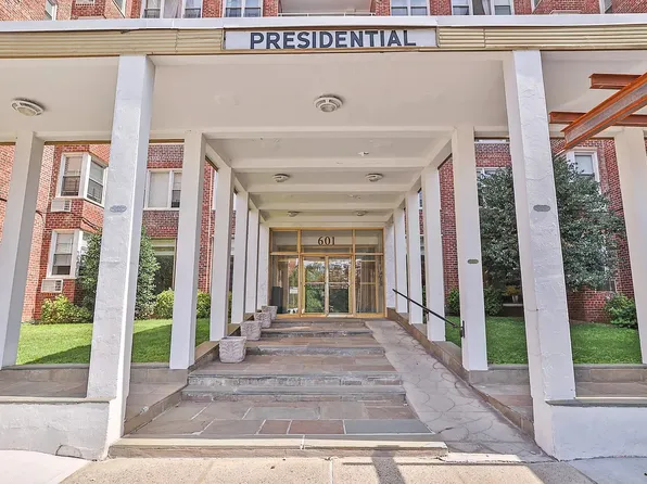 601 Kappock Street image 1 of 11