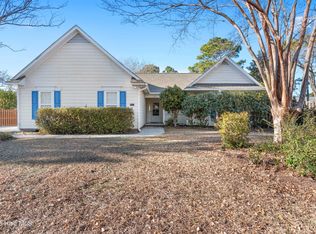 1305 Yardley Ln, Wilmington, NC 28412