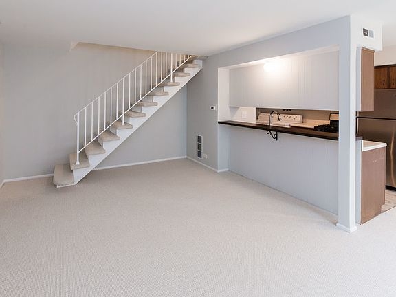 3rd image of 1512 Cove Dr #241C