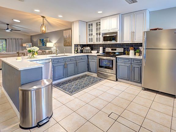 2nd image of 4331 Palm Forest Dr N #4331