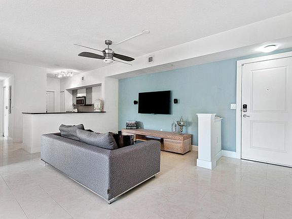 5th image of 225 NE 1st St #411
