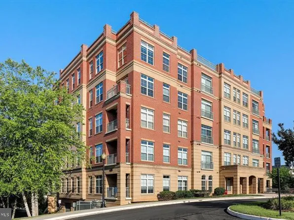 680 Watermans Dr APT 105, Woodbridge, VA 22191