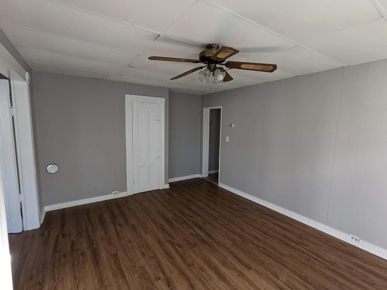 2 bed, 900 sqft, $1,650 — Photo 2