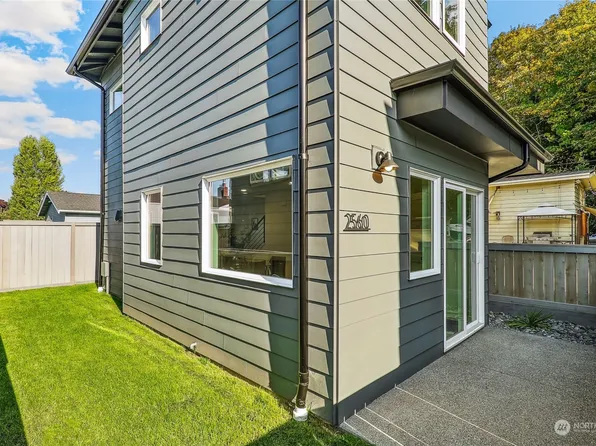 2560 56th Avenue SW, Seattle, WA 98116