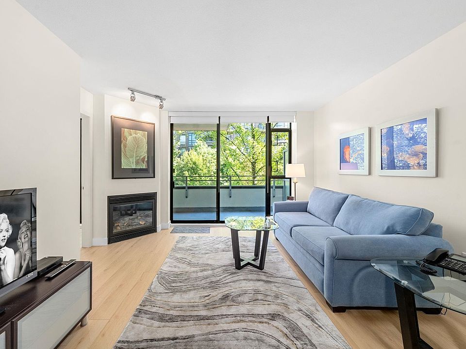 1st image of 175 W 1st St #305