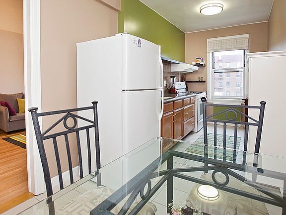 5th image of 3524 72nd St APT 5G