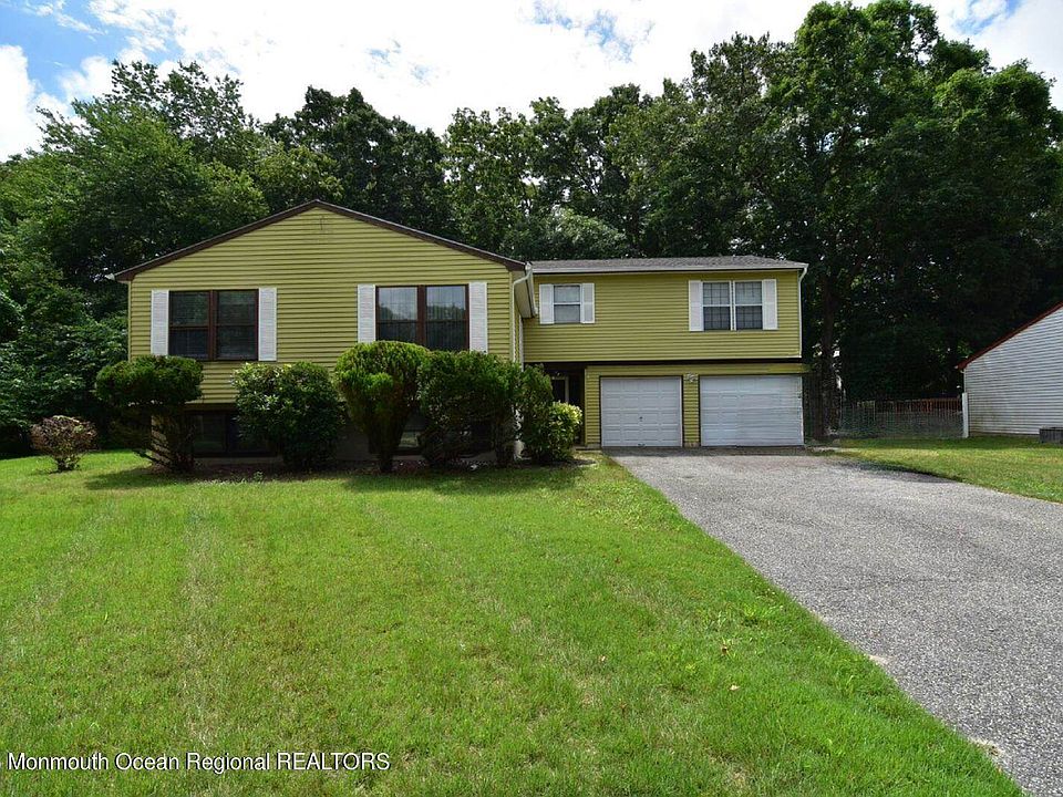 1st image of 16 Colonial Ct