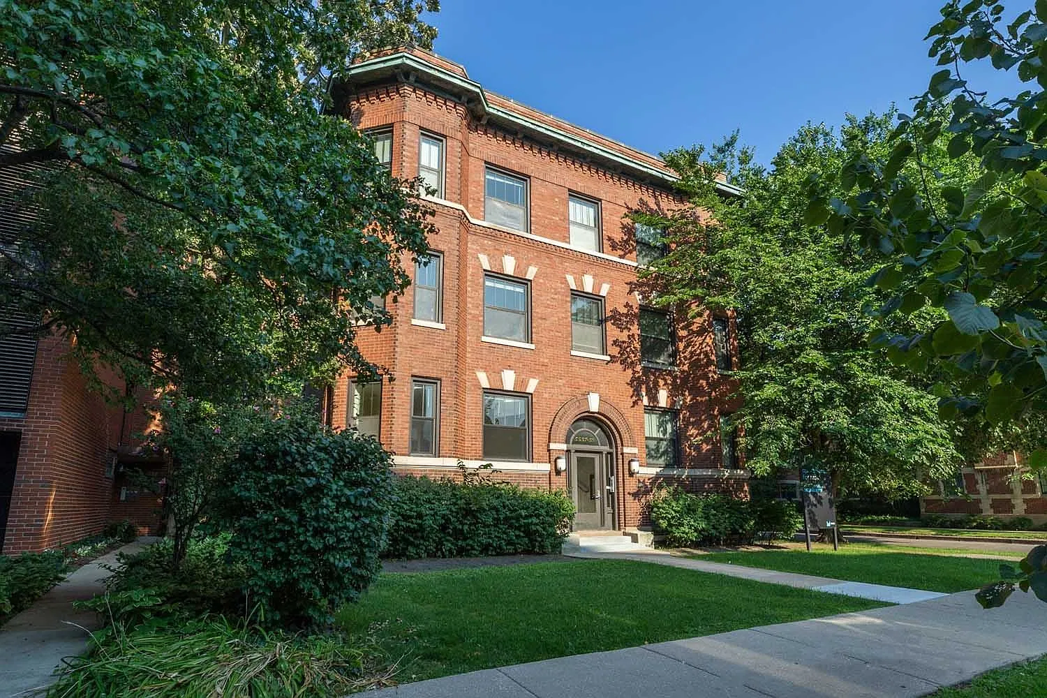 5557-59 S. University Avenue — Photo 3