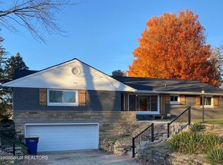 610 Crestview Dr, Corunna, MI 48817