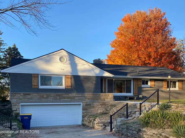 610 Crestview Dr, Corunna, MI 48817