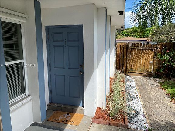 2nd image of 610 SW 2nd Ave #1