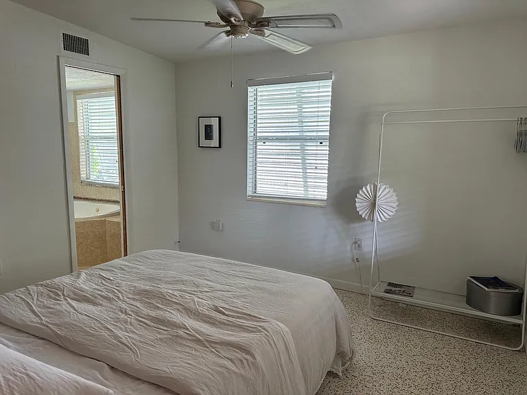 2710 Avenue C — Photo 10
