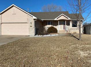 2525 N Pine Grove Cir, Wichita, KS 67205