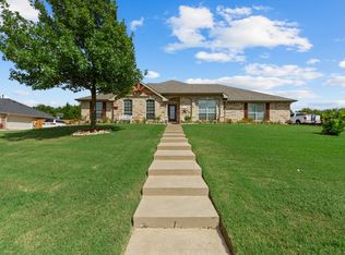 126 Wooded Creek Dr, Red Oak, TX 75154
