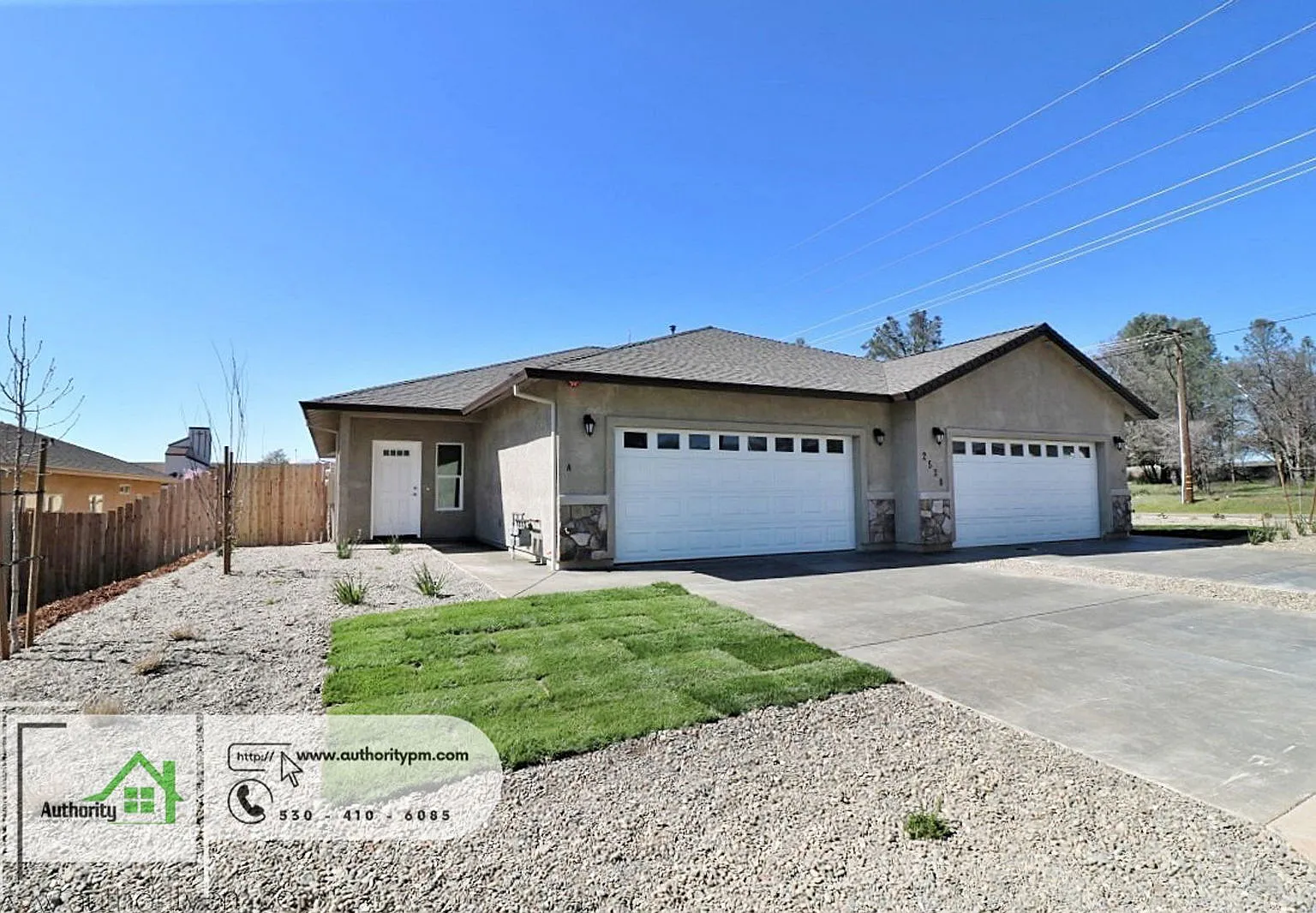 3 bed, 2.0 bath, 1400 sqft, $2,050 — Photo 2