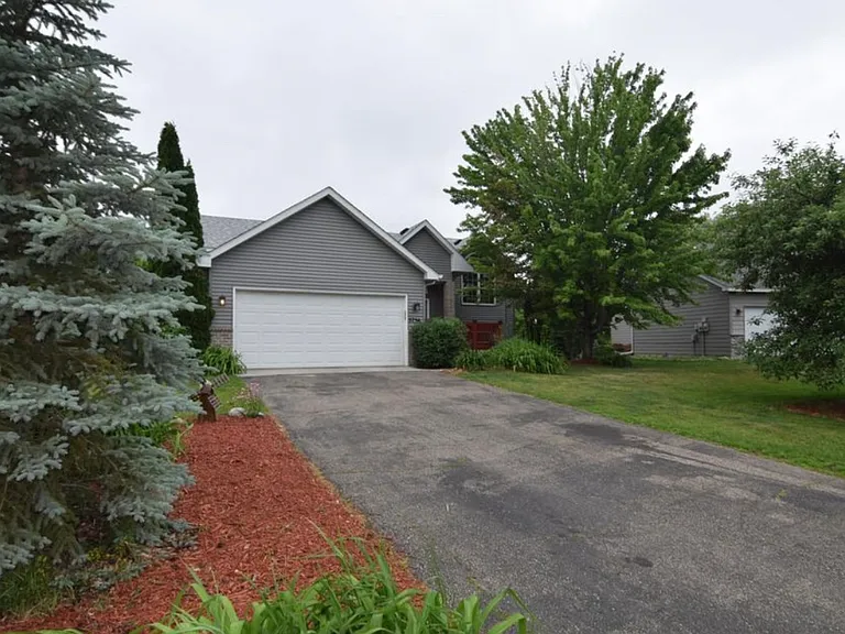 5756 Woodbridge Dr — Photo 1