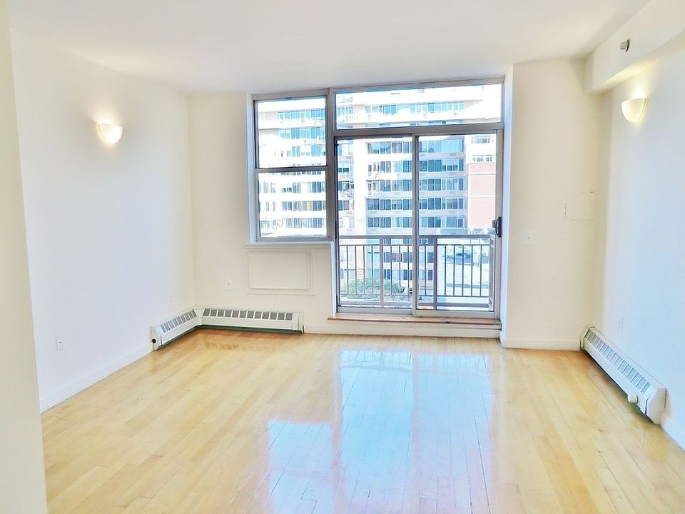 1st image of 444 Manhattan Ave APT 8A