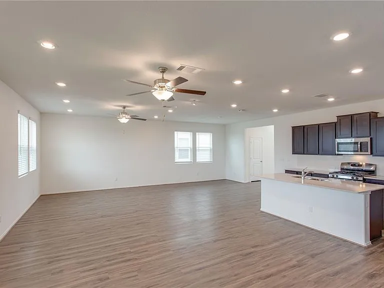 224 Montauk Loop — Photo 11