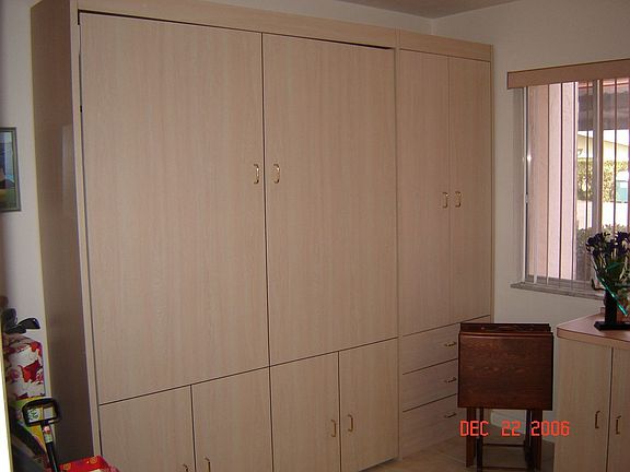 Second bedroom with Murphy bed