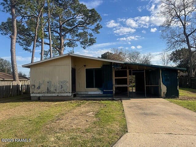 1st image of 203 S Landry Dr