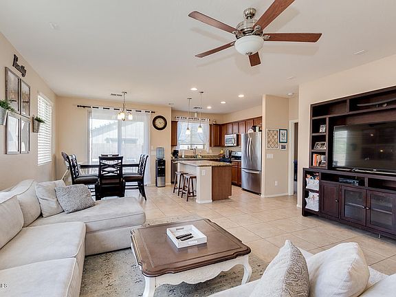 4th image of 21129 E Via De Olivos