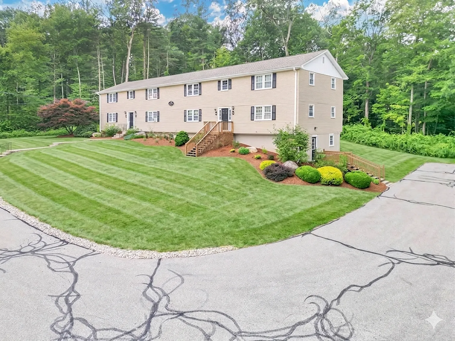 Time for a change? Check out this rarely available 1bd floorplan in Andover, CT — Photo 2