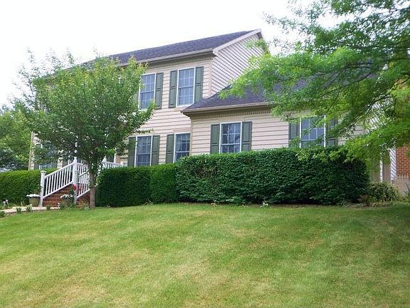 3rd image of 1352 S Dogwood Dr