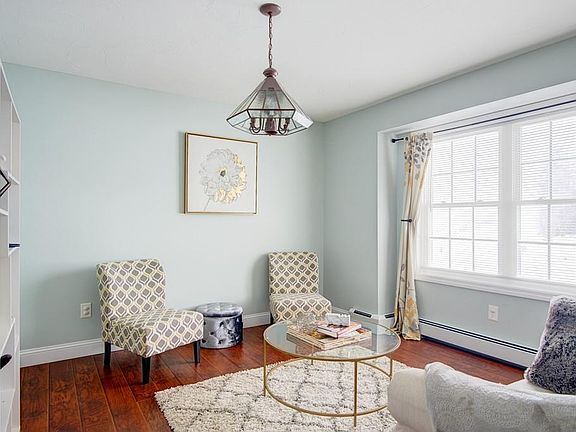 5th image of 25 Pinewood Dr