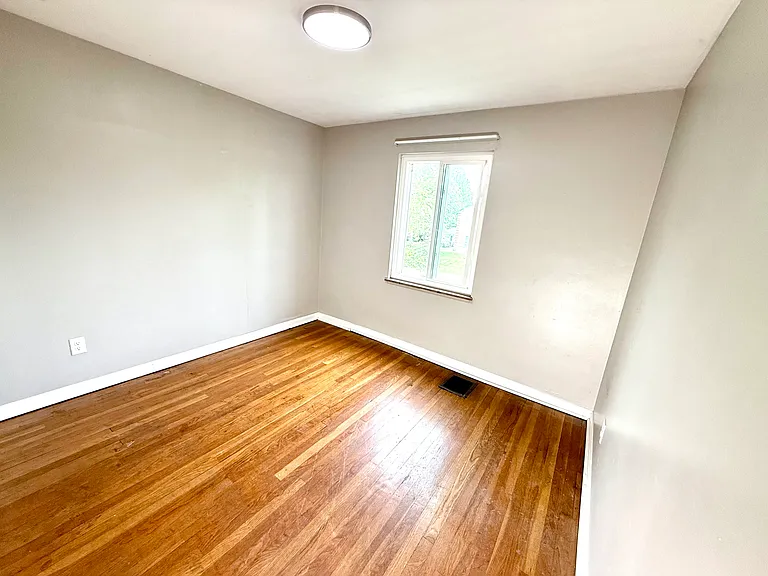 1521 Waltham Rd #1 — Photo 15
