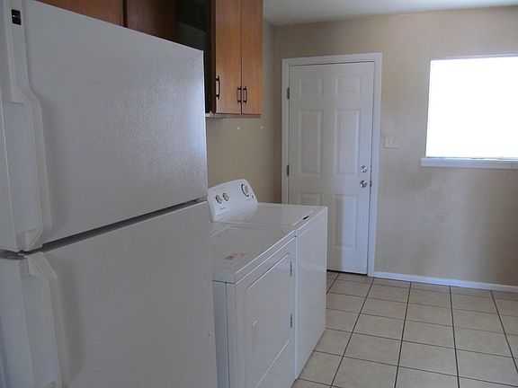 4th image of 108 Columbia Ln
