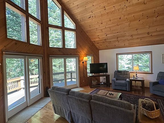 5th image of 11368 Lucerne Ln
