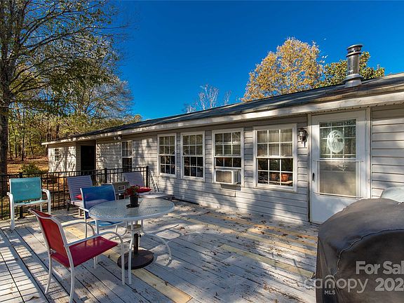 5th image of 137 Twisted Oak Ln
