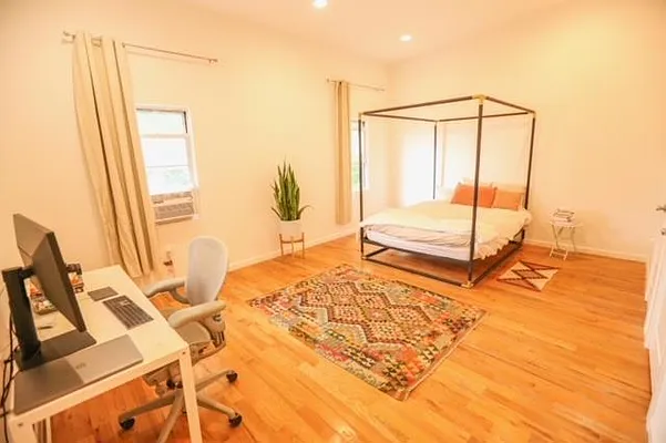 Rented by Triumph Property Group | media 9