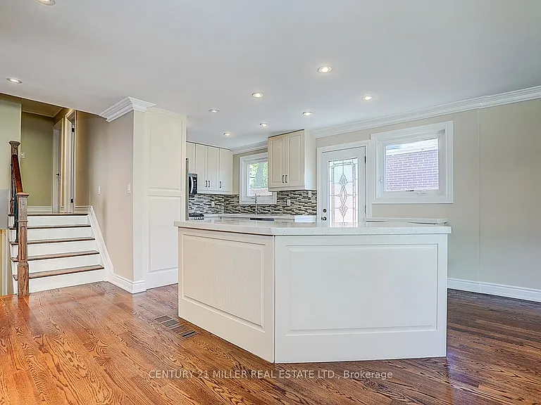 37 Dallington Dr — Photo 22