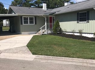 102 Norman Ln, Oak Ridge, TN 37830