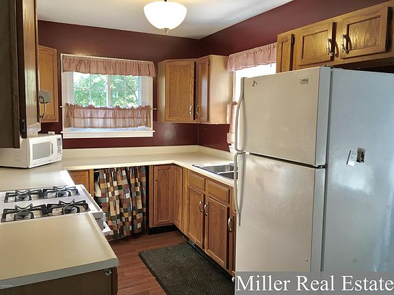 5th image of 725 W Bond St