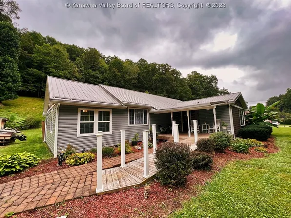 790 Narrow Branch Rd, Elkview, WV 25071