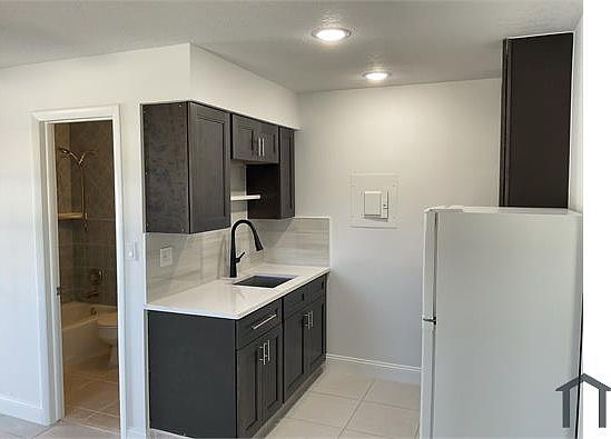 3rd image of 614 N 8th St