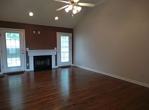 2nd image of 745 Stuffle St
