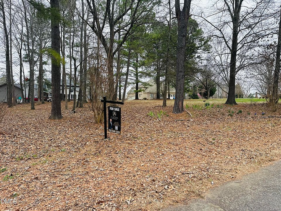 1st image of 16 Pebble Dr #16