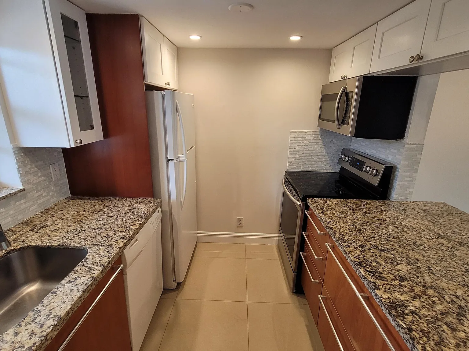 1 bed, 1.0 bath, 700 sqft, $1,895 — Photo 2